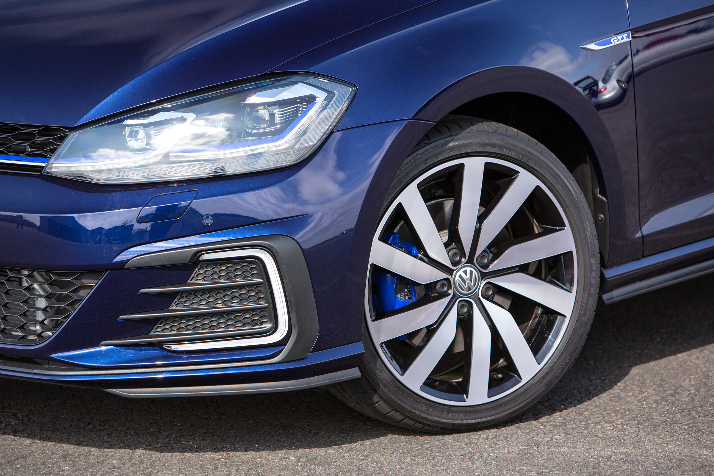 Golf GTE front 2