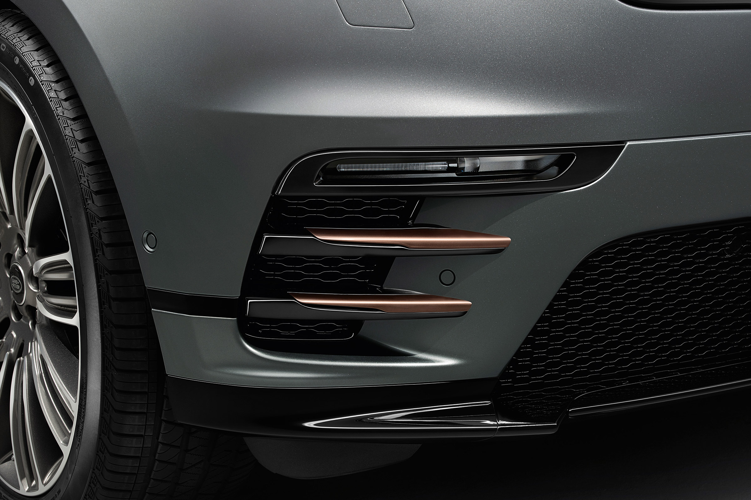 Range Rover Velar - front grilles