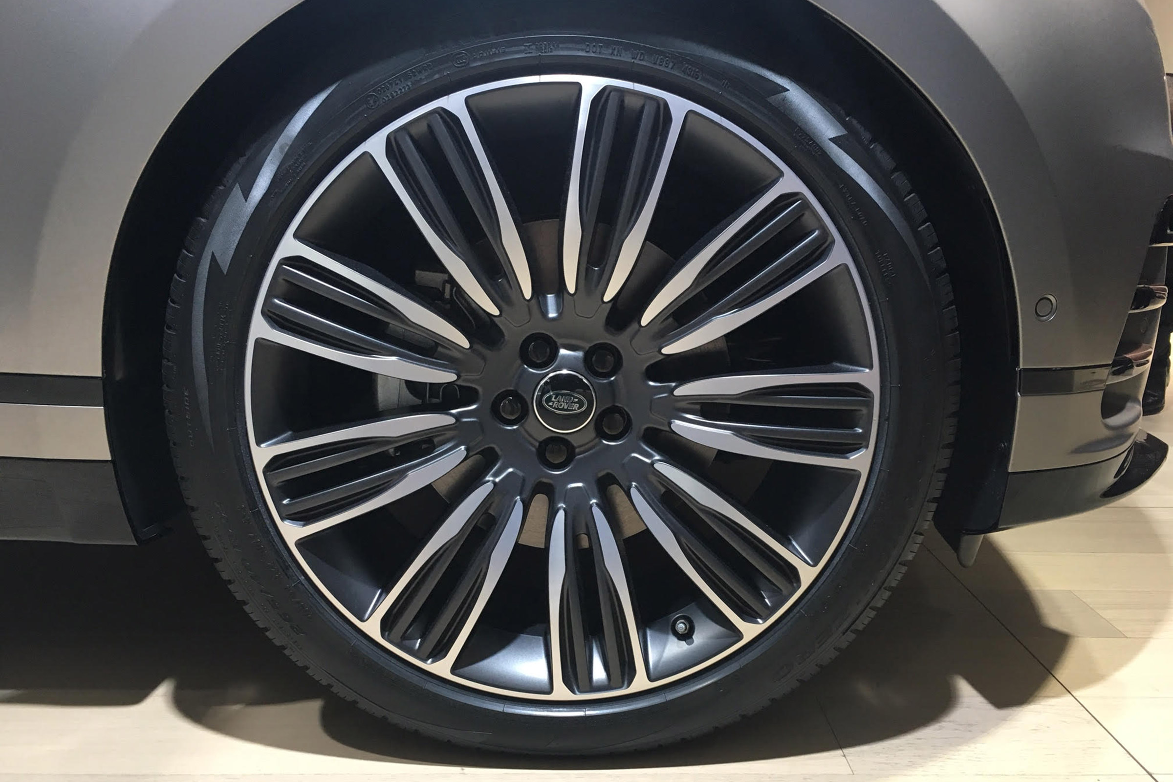 Range Rover Velar - Geneva wheel