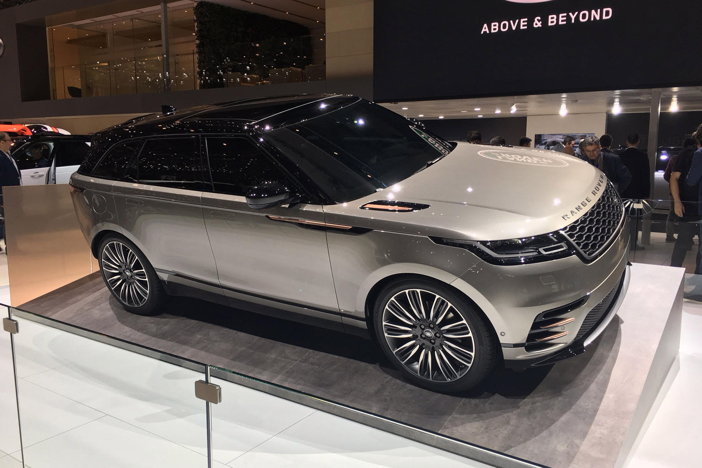 Range Rover Velar - Geneva front three quarter