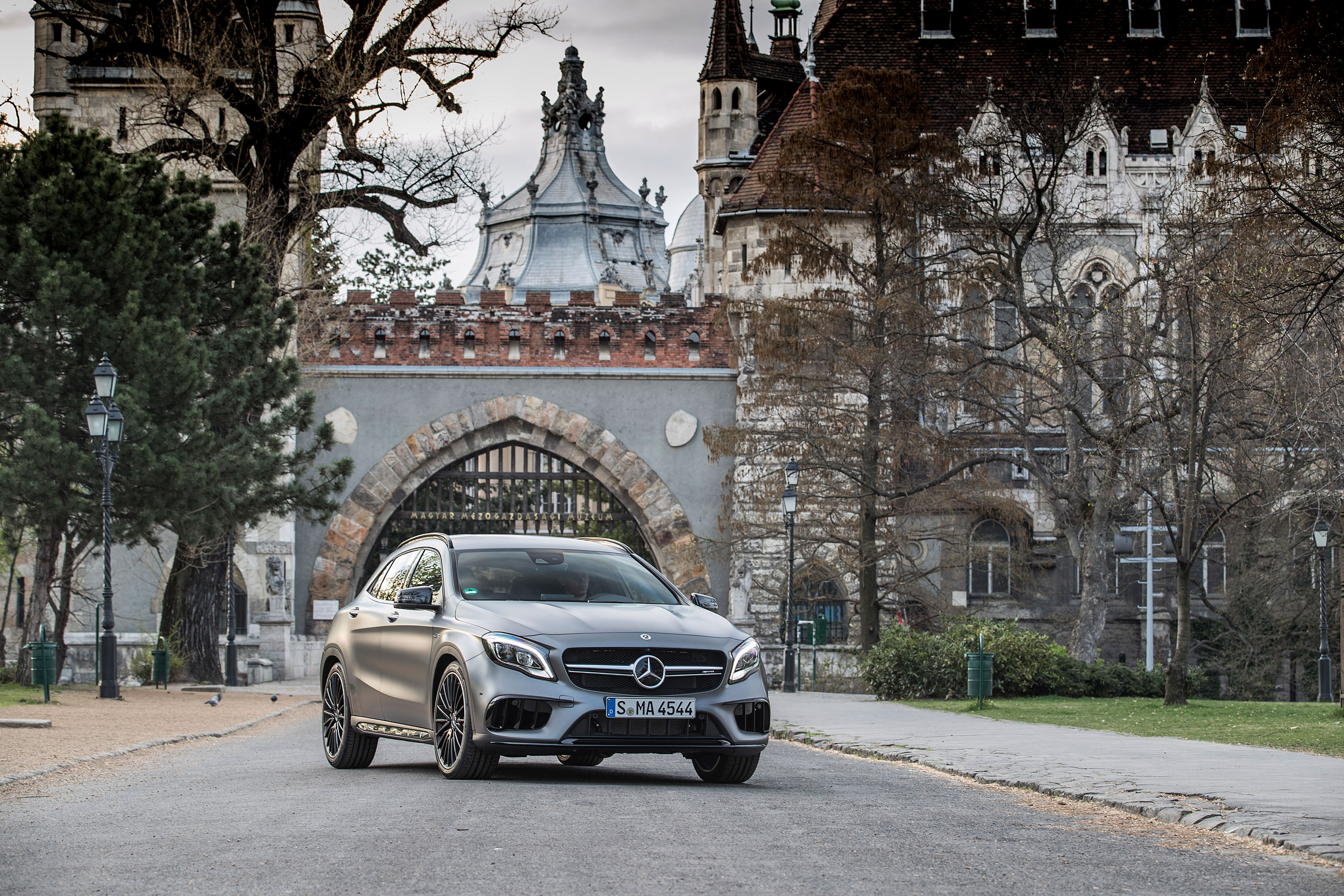 2017 Mercedes-AMG GLA45 - Front