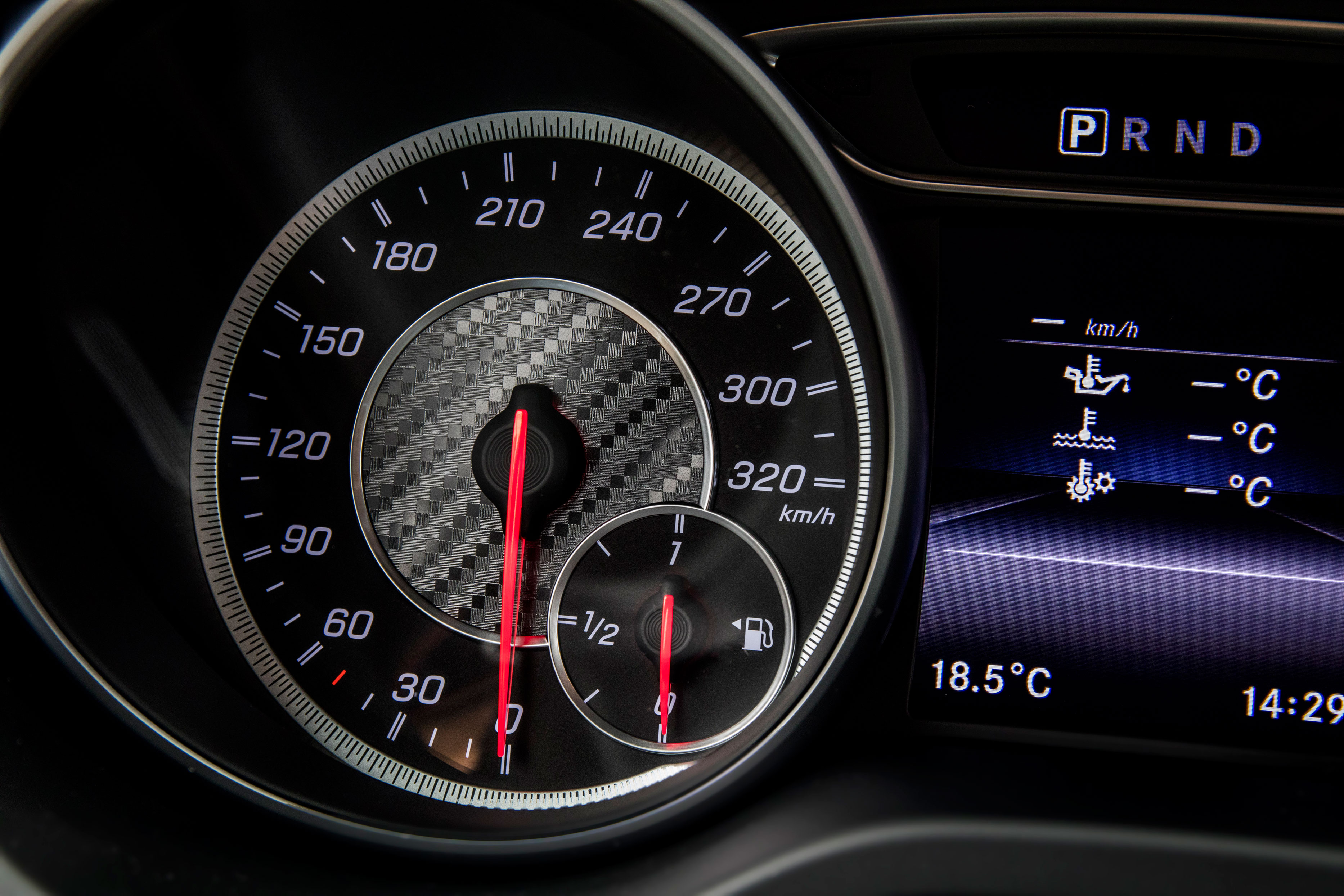 2017 Mercedes-AMG GLA45 - Dials