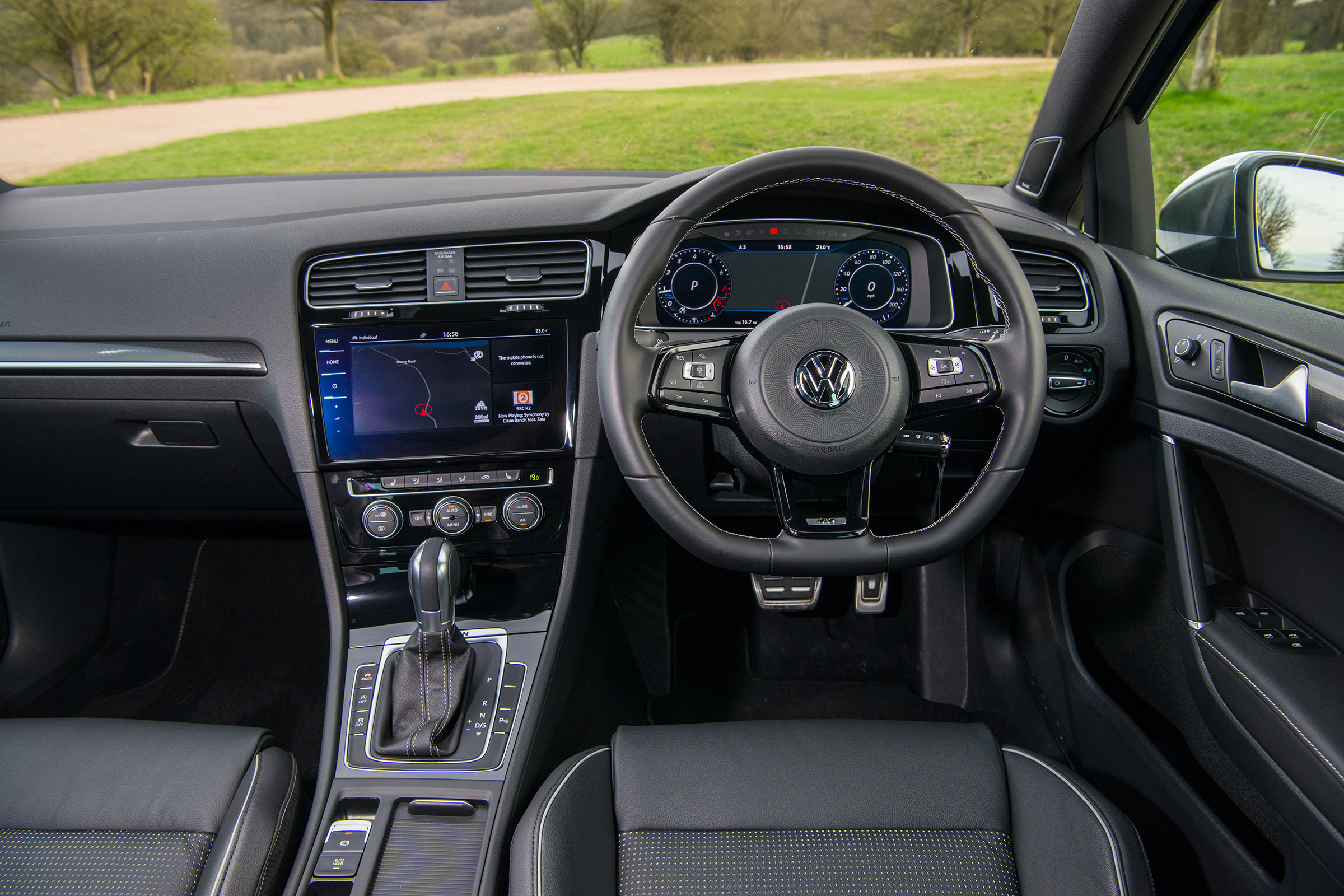 Volkswagen Golf R - interior
