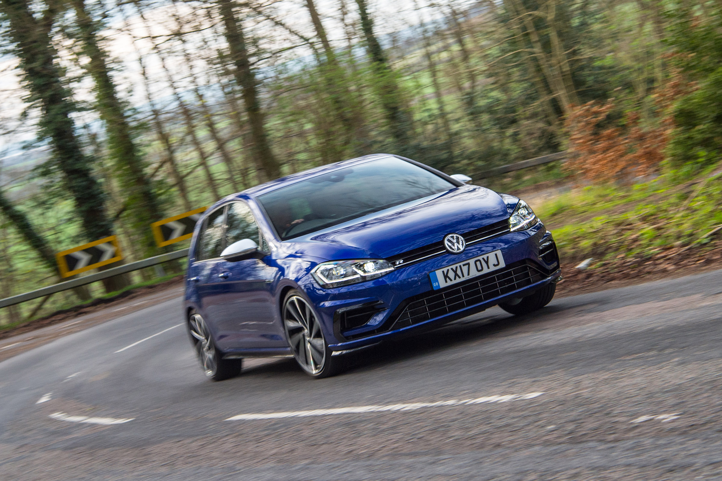 Volkswagen Golf R - front cornering