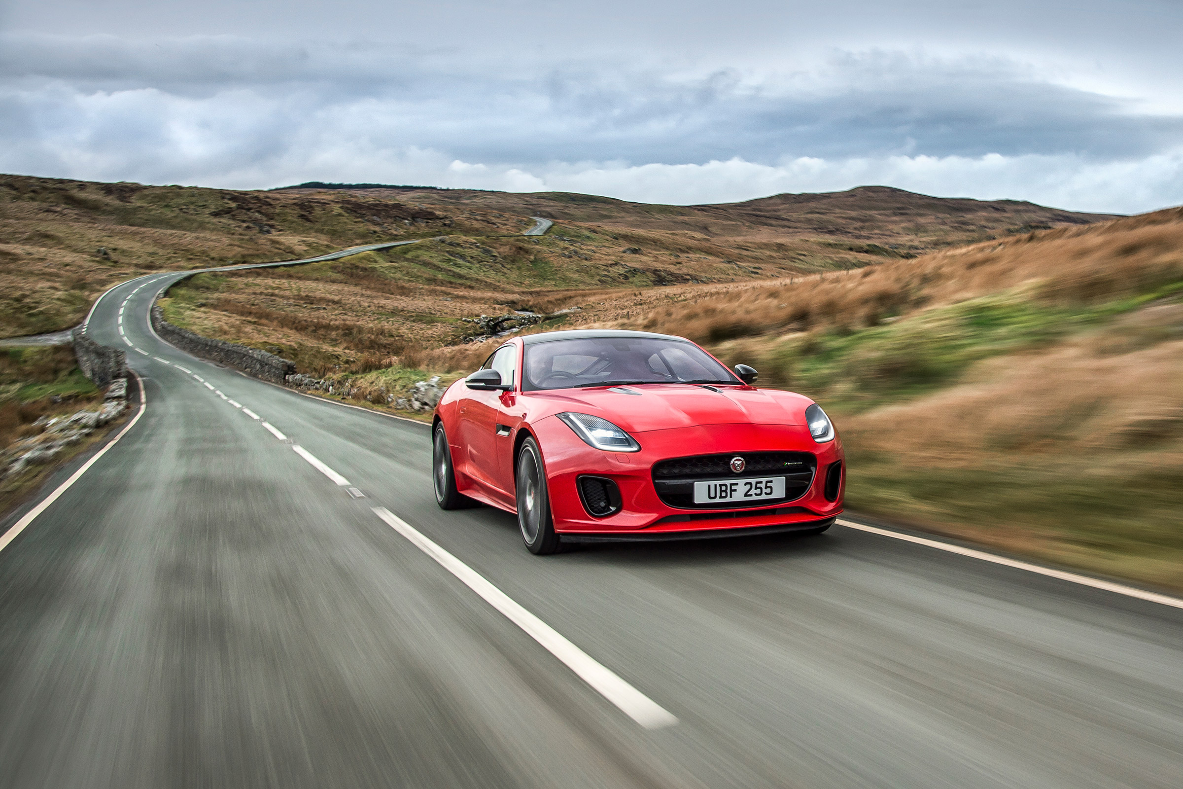 Jaguar F-Type four-cylinder - front tracking