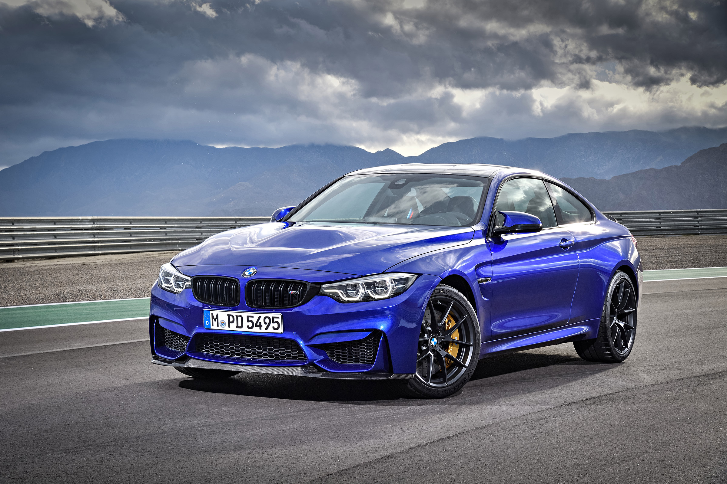 BMW M4 CS - front three quarter
