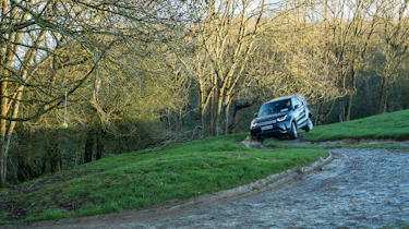 Land Rover Discovery - front