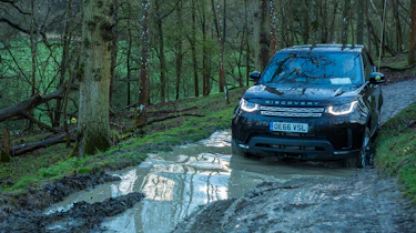 Land Rover Discovery - front