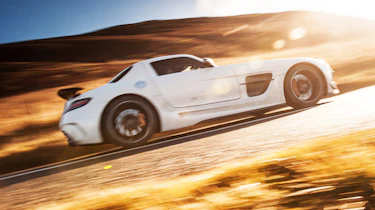 Porsche 911 GT2 RS & Mercedes-Benz SLS AMG Black Series - gullwing