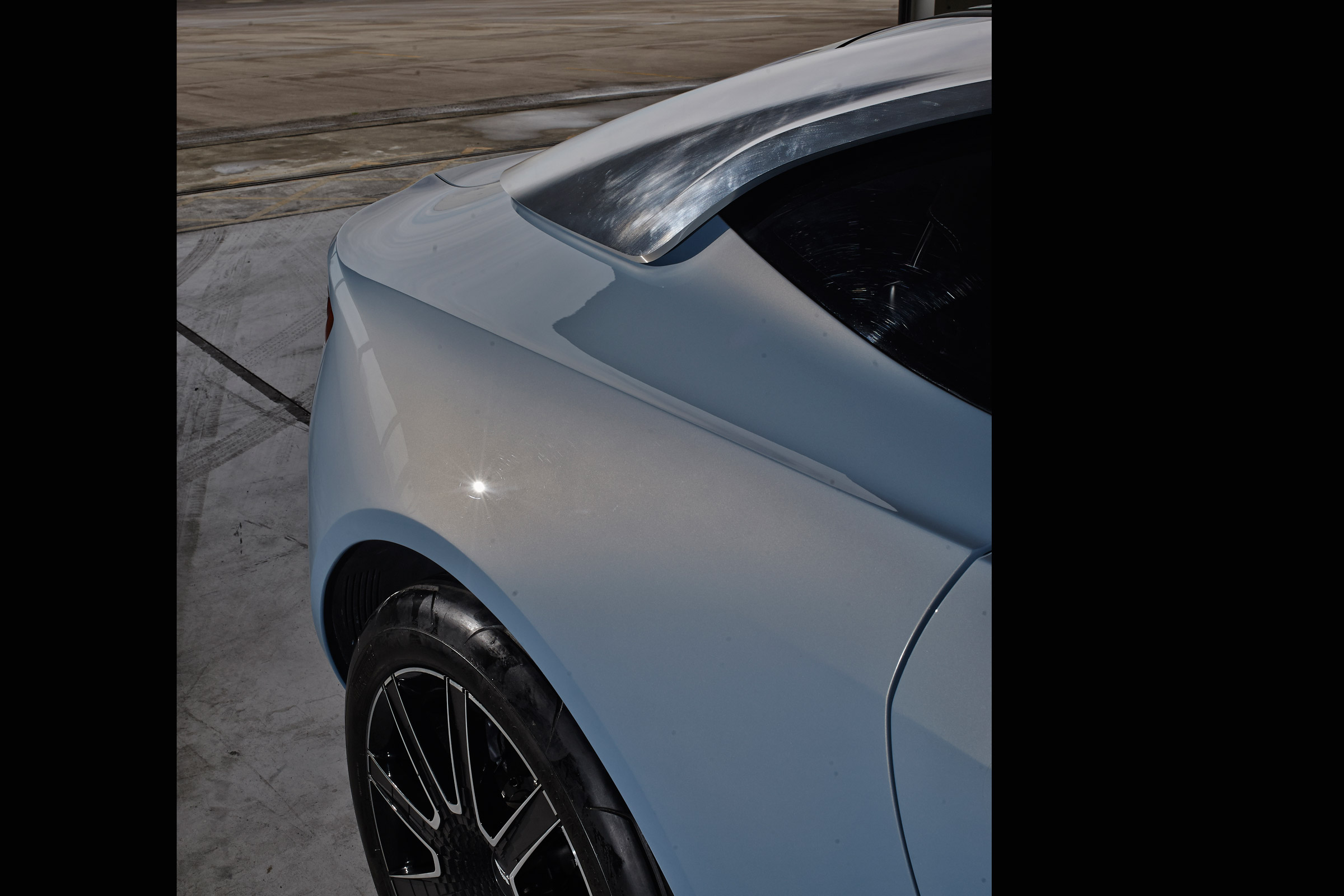 Aston Martin DBX concept - 2017