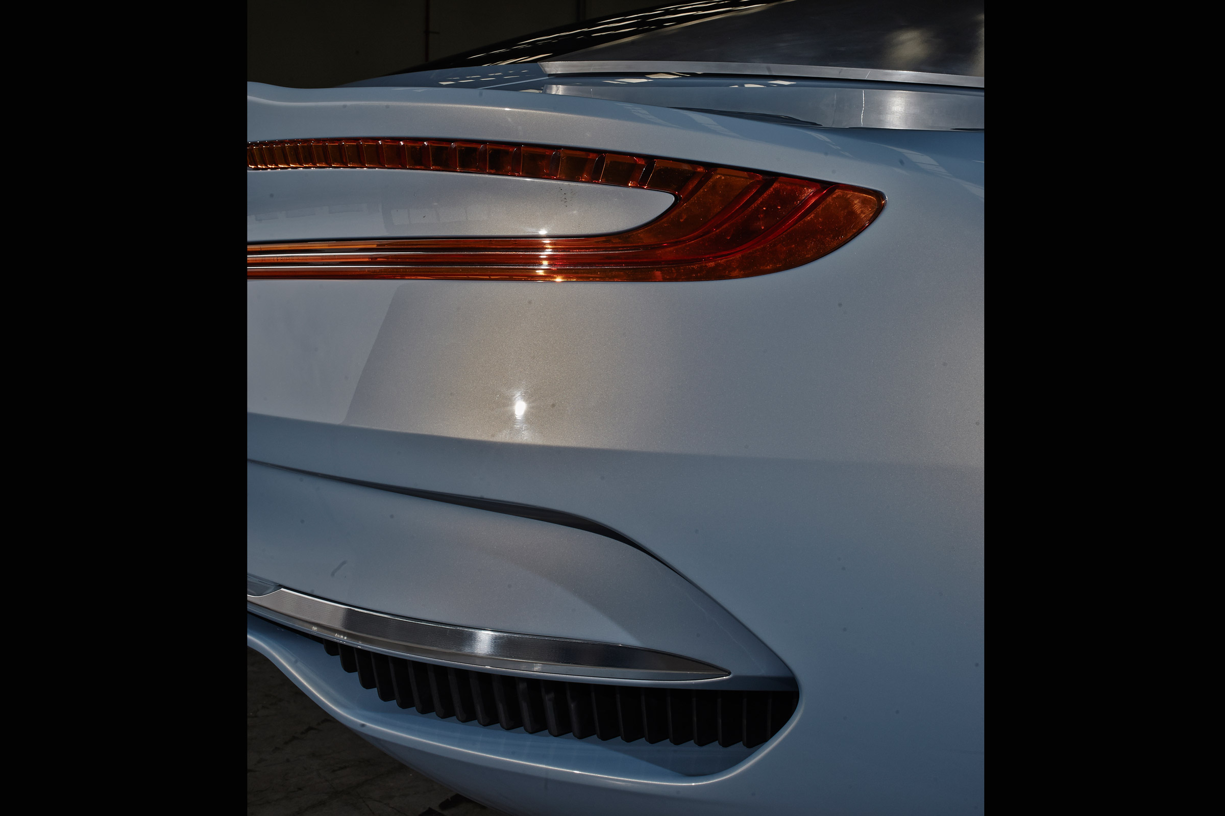 Aston Martin DBX concept - 2017