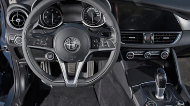 Alfa Romeo Giulia - Interior