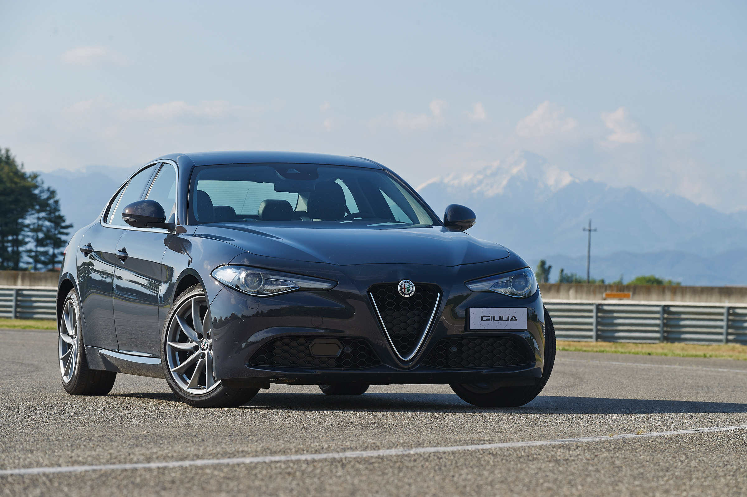 Alfa Romeo Giulia - Front static