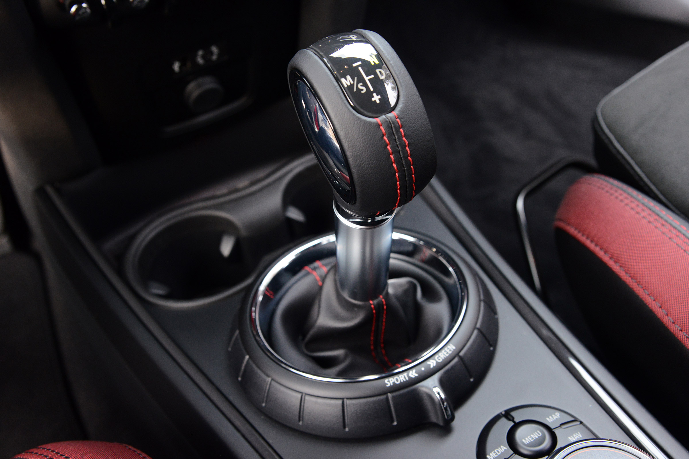 2017 MINI Countryman JCW - gear selector