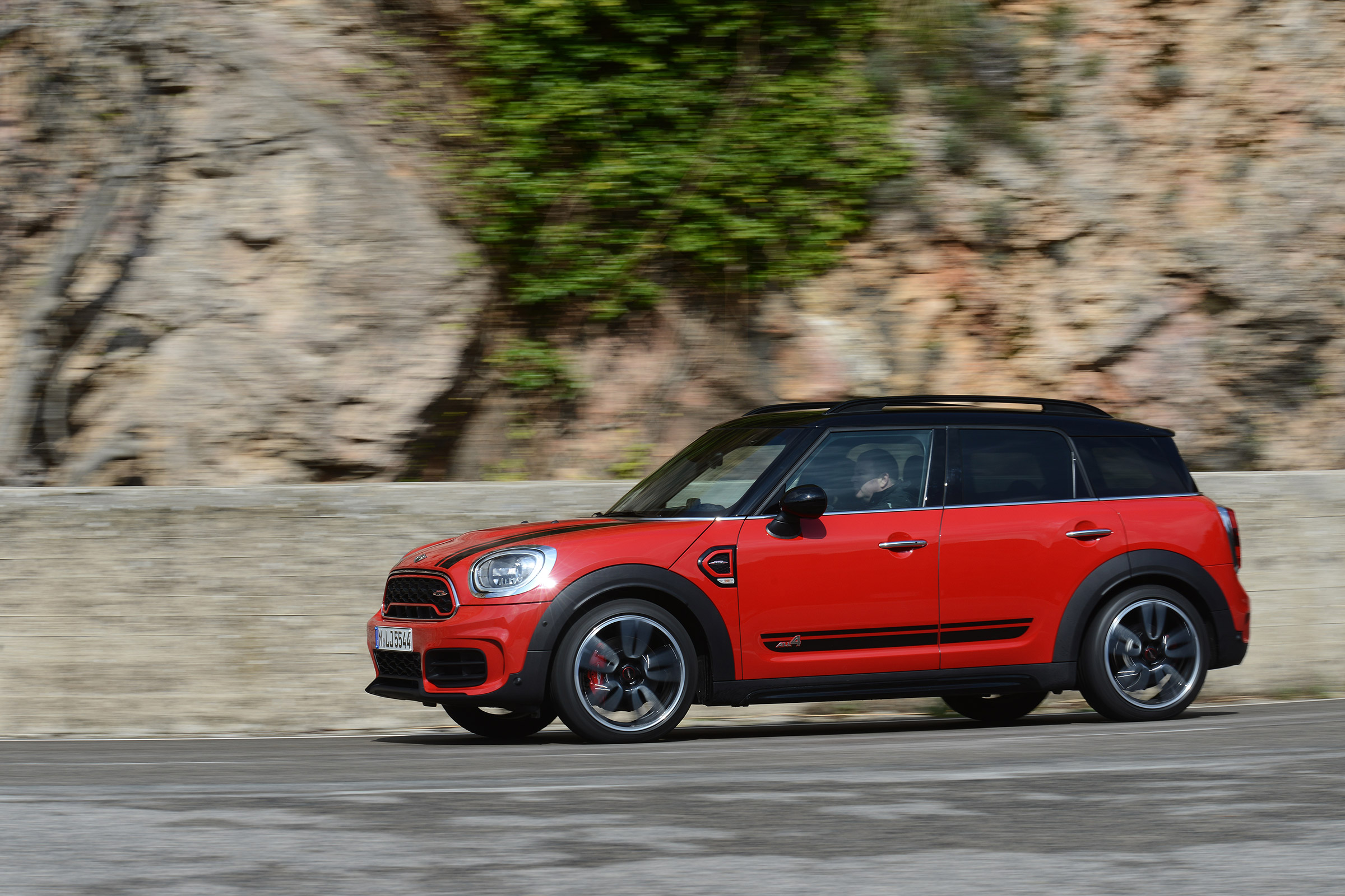 2017 MINI Countryman JCW - side tracking