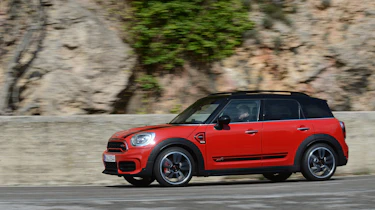 2017 MINI Countryman JCW - side tracking