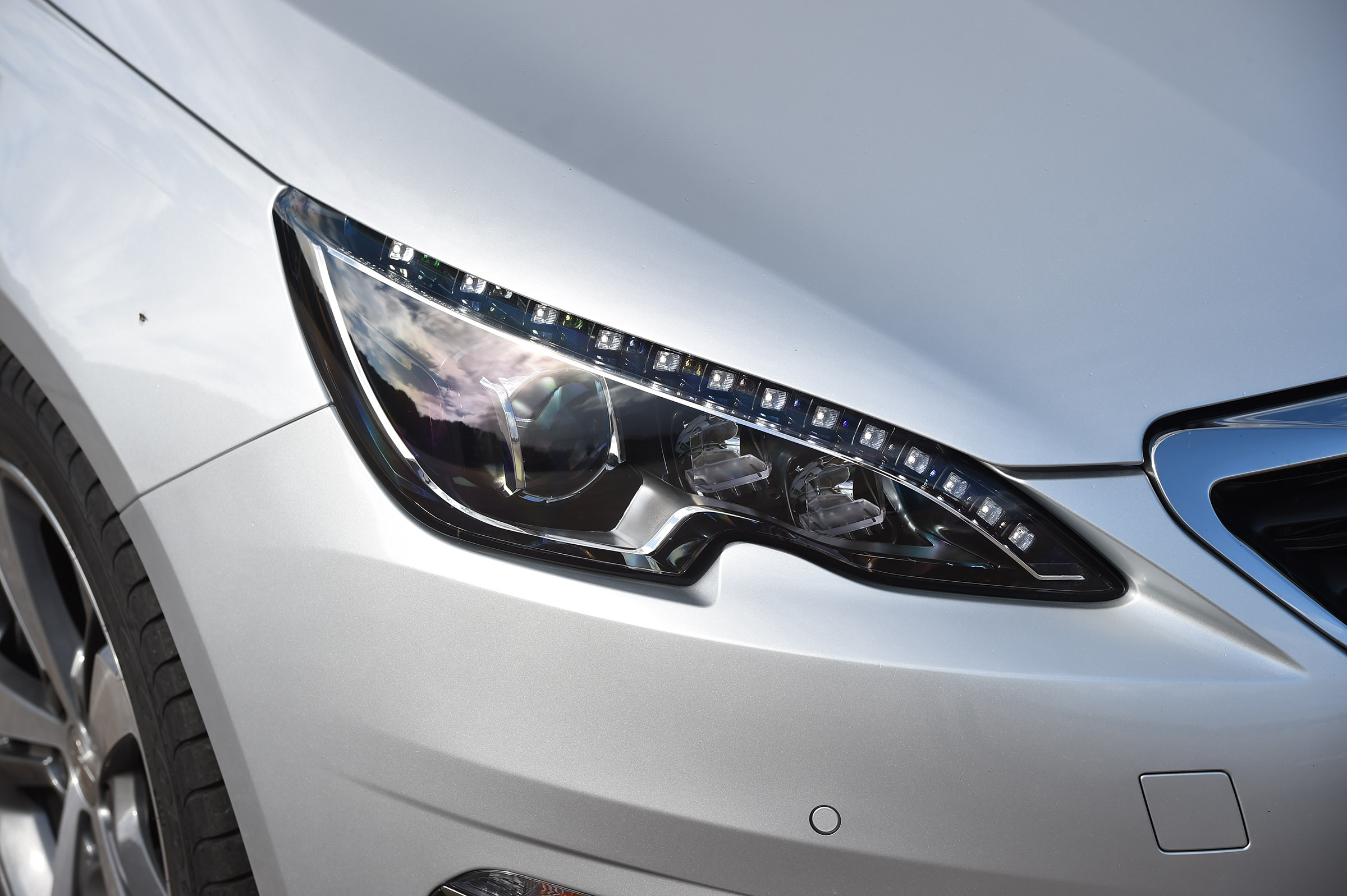 Peugeot 308 66 headlights