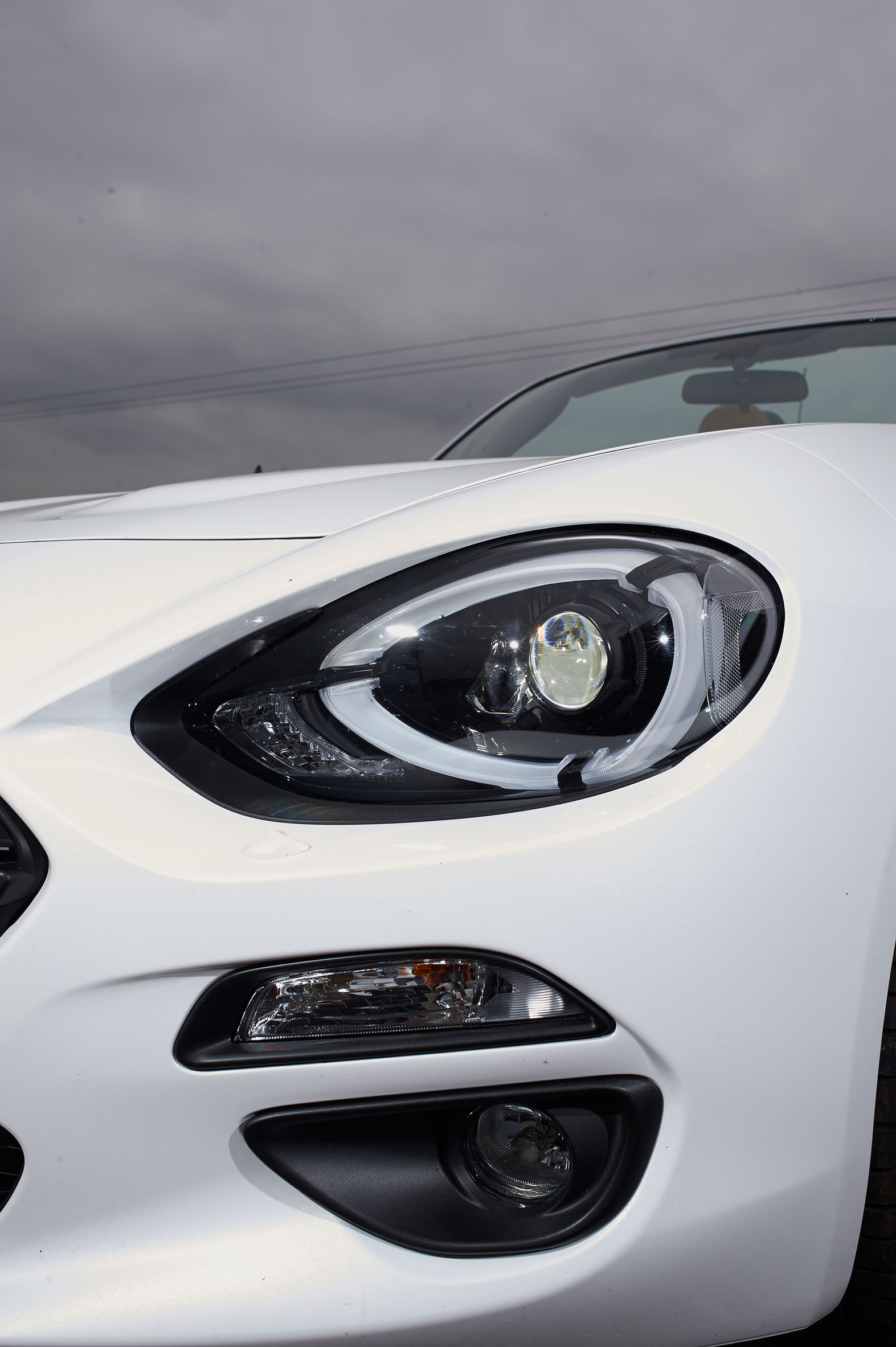 Fiat 124 Spider - Headlight