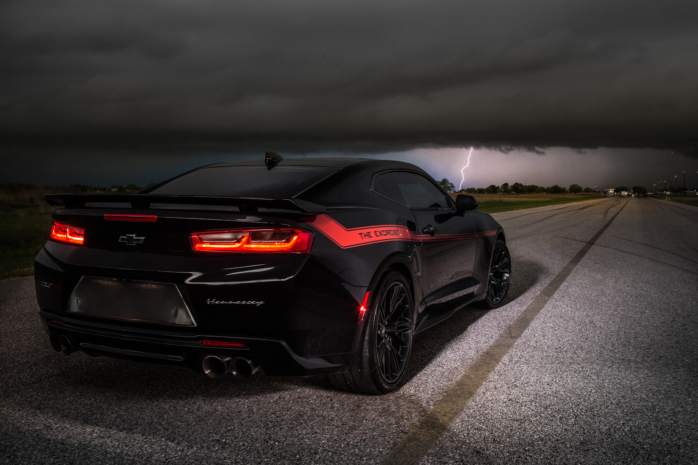 Hennessey Camaro - lightning