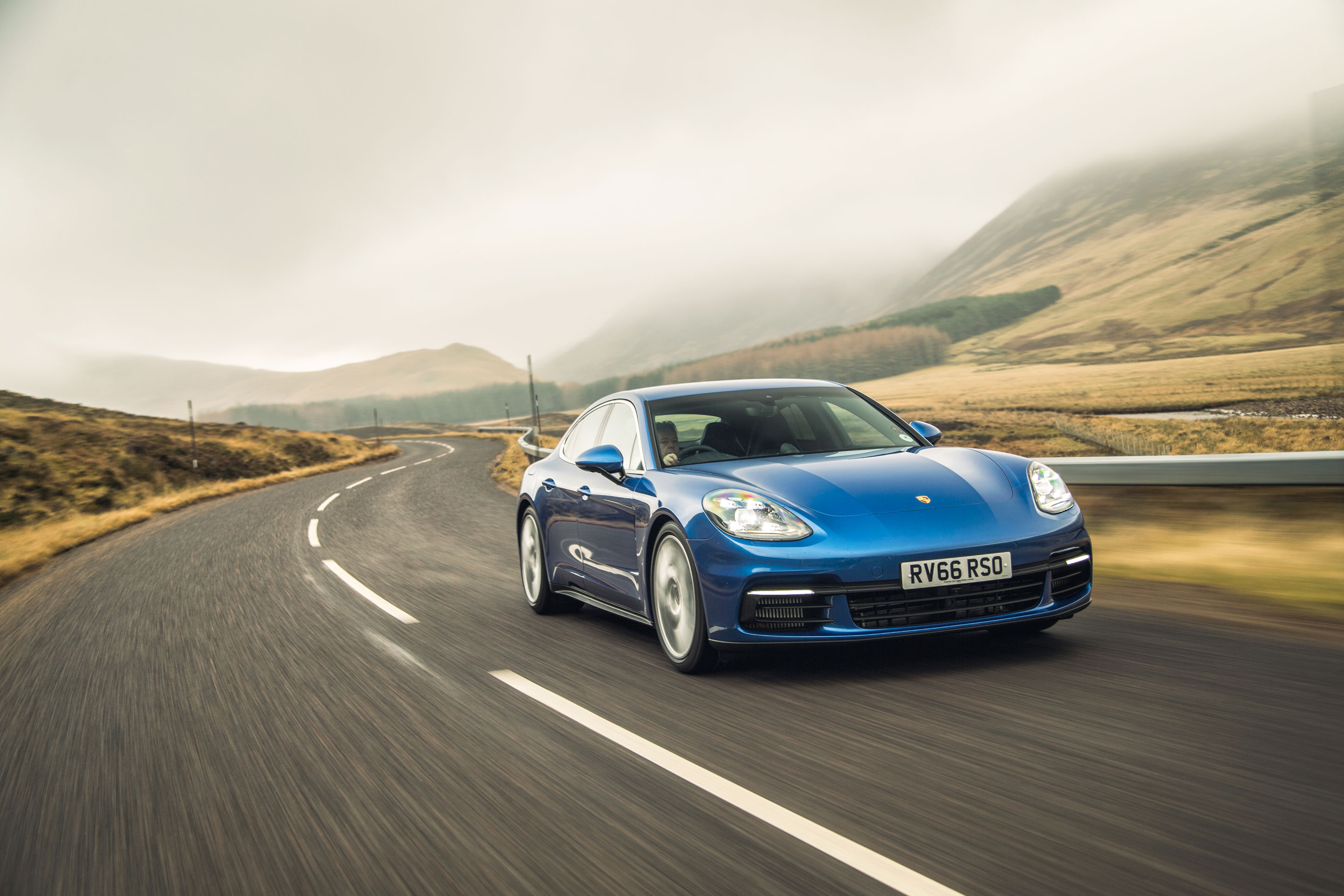 Porsche Panamera 4S Diesel - Front