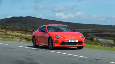Toyota GT86 Orange Edition front three-quarters