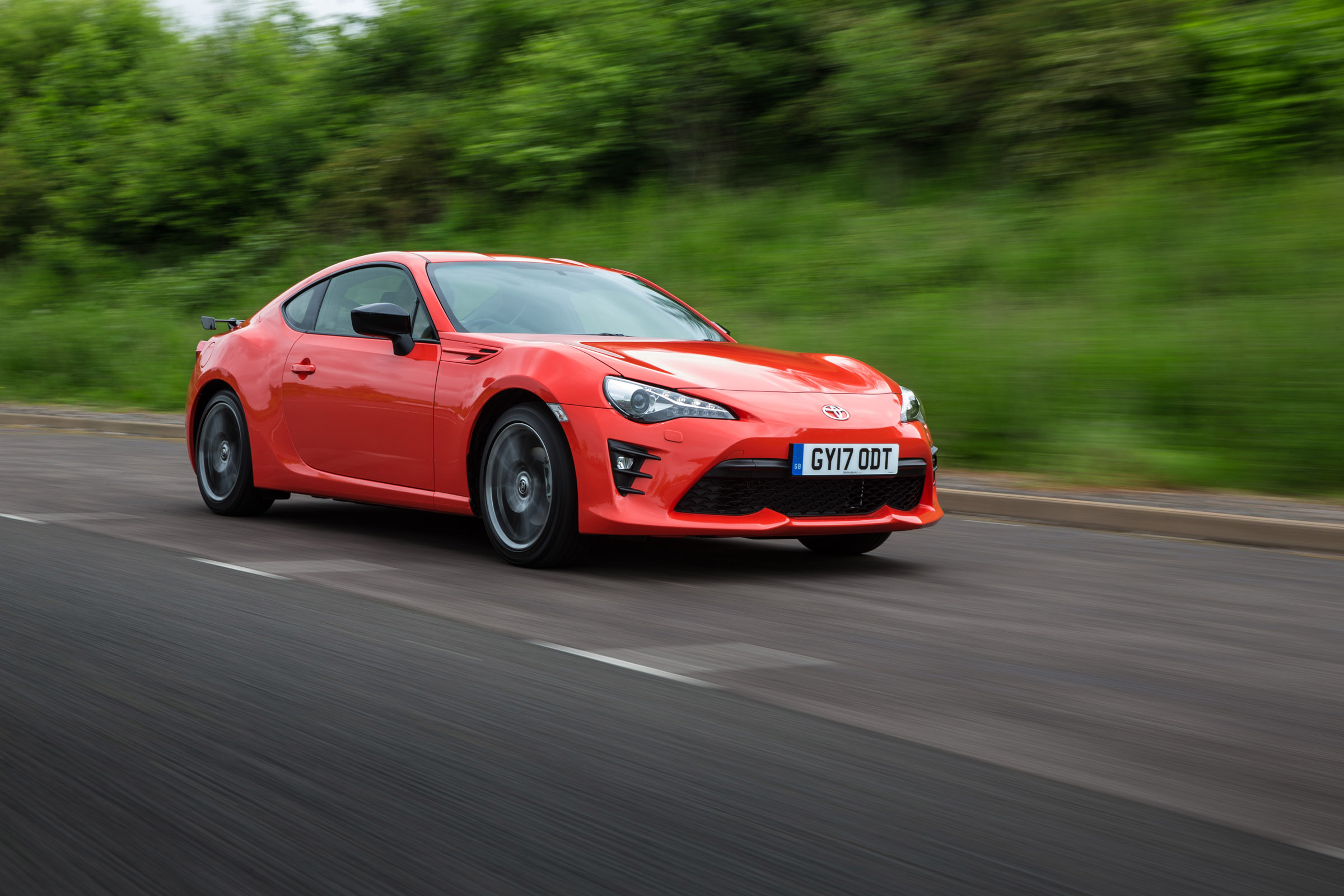 Toyota GT86 Orange Edition front three-quarters