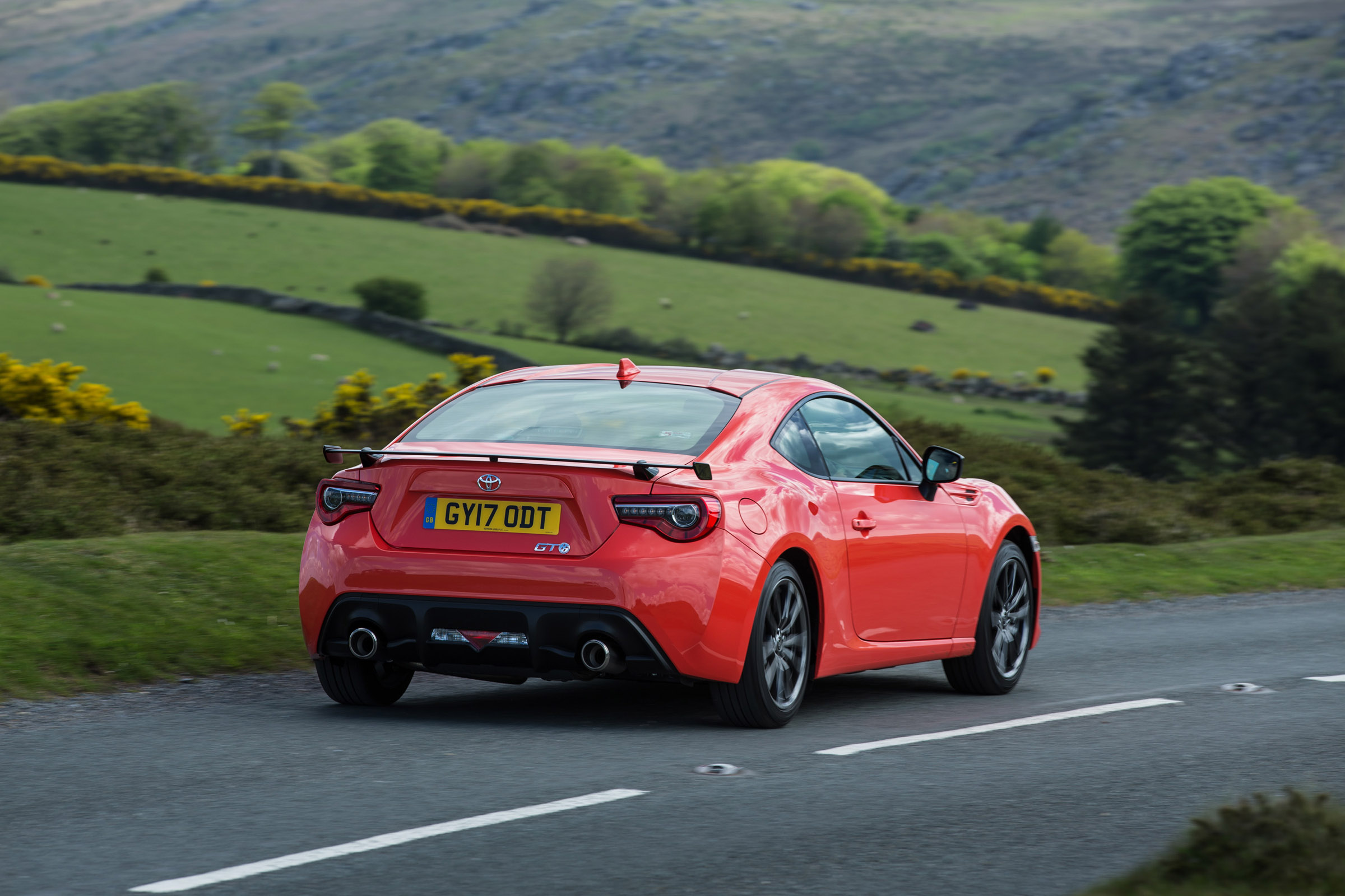 Toyota GT86 Orange Edition rear three-quarters