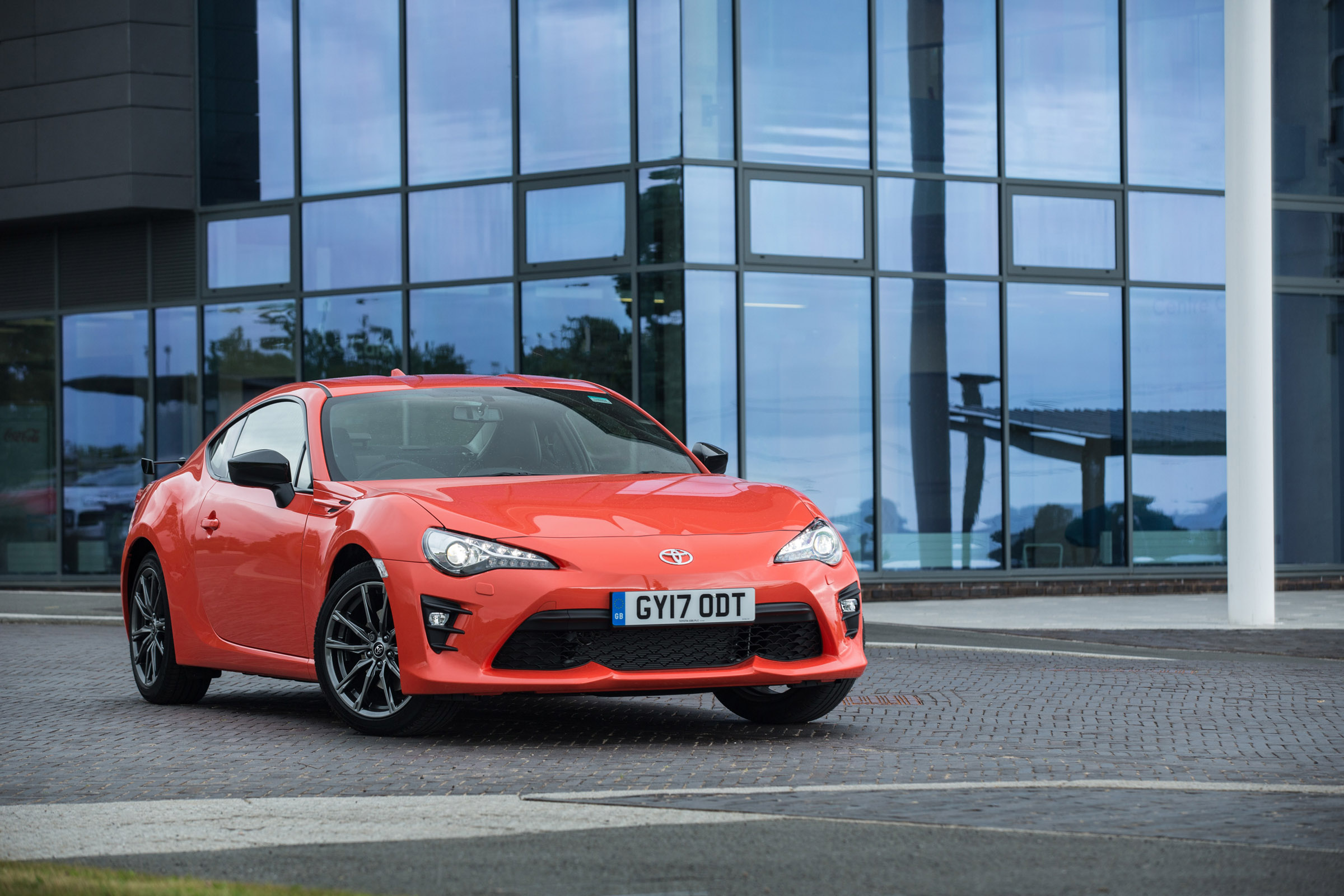Toyota GT86 Orange Edition front three-quarters
