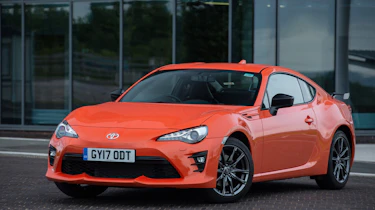 Toyota GT86 Orange Edition front three-quarters close