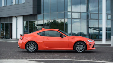 Toyota GT86 Orange Edition side