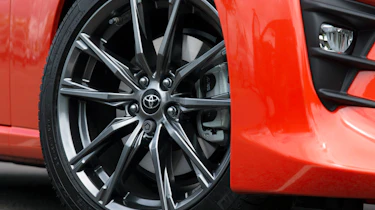 Toyota GT86 Orange Edition wheel