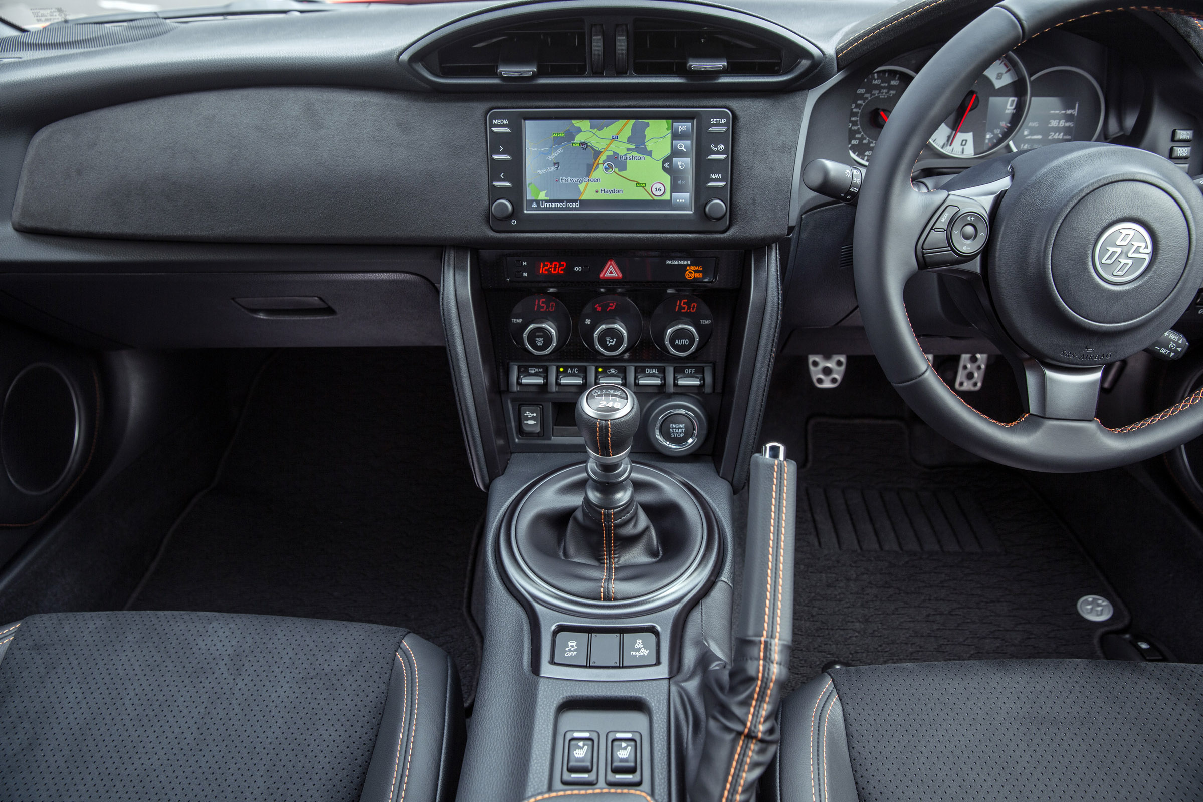 Toyota GT86 Orange Edition dashboard