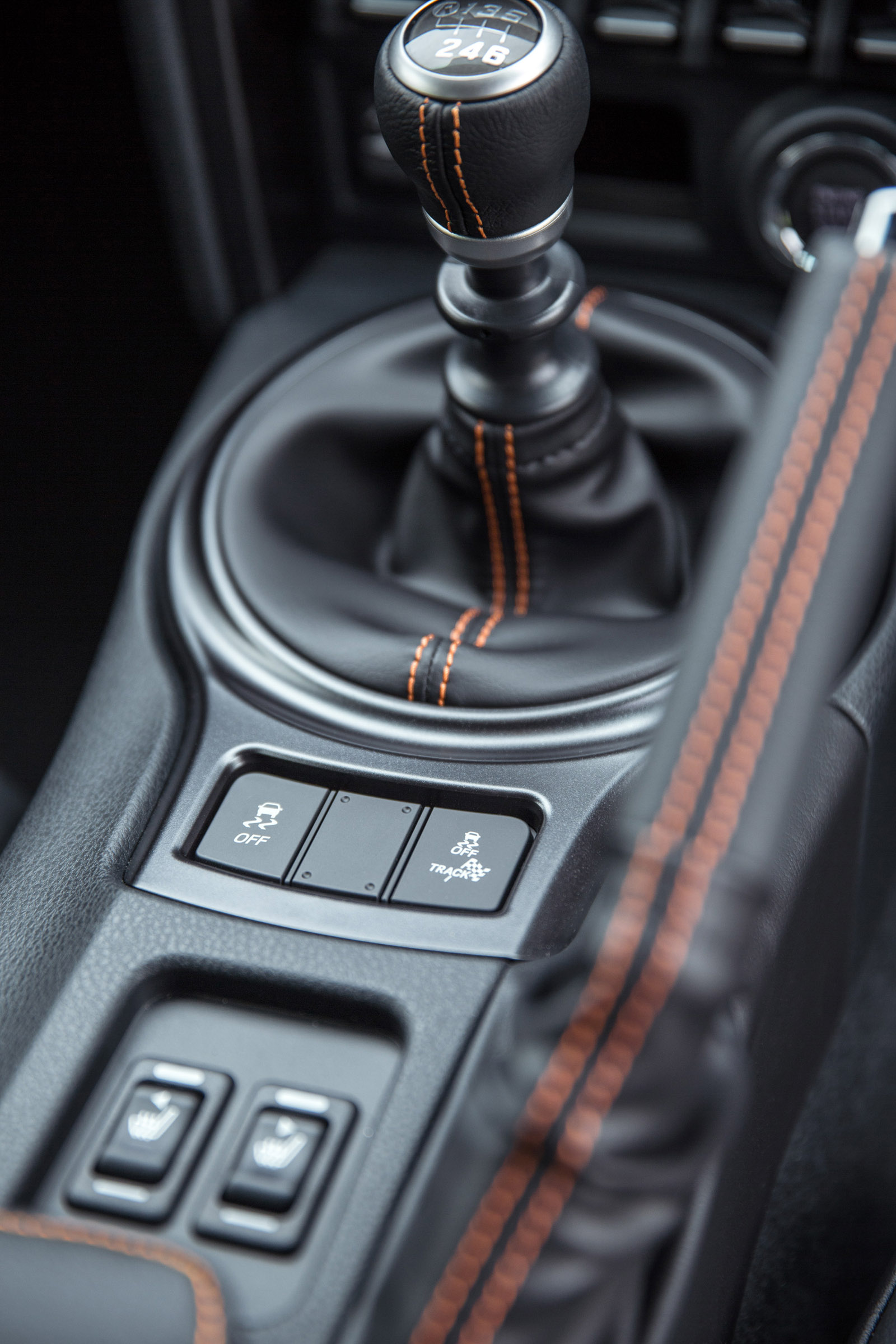 Toyota GT86 Orange Edition centre console