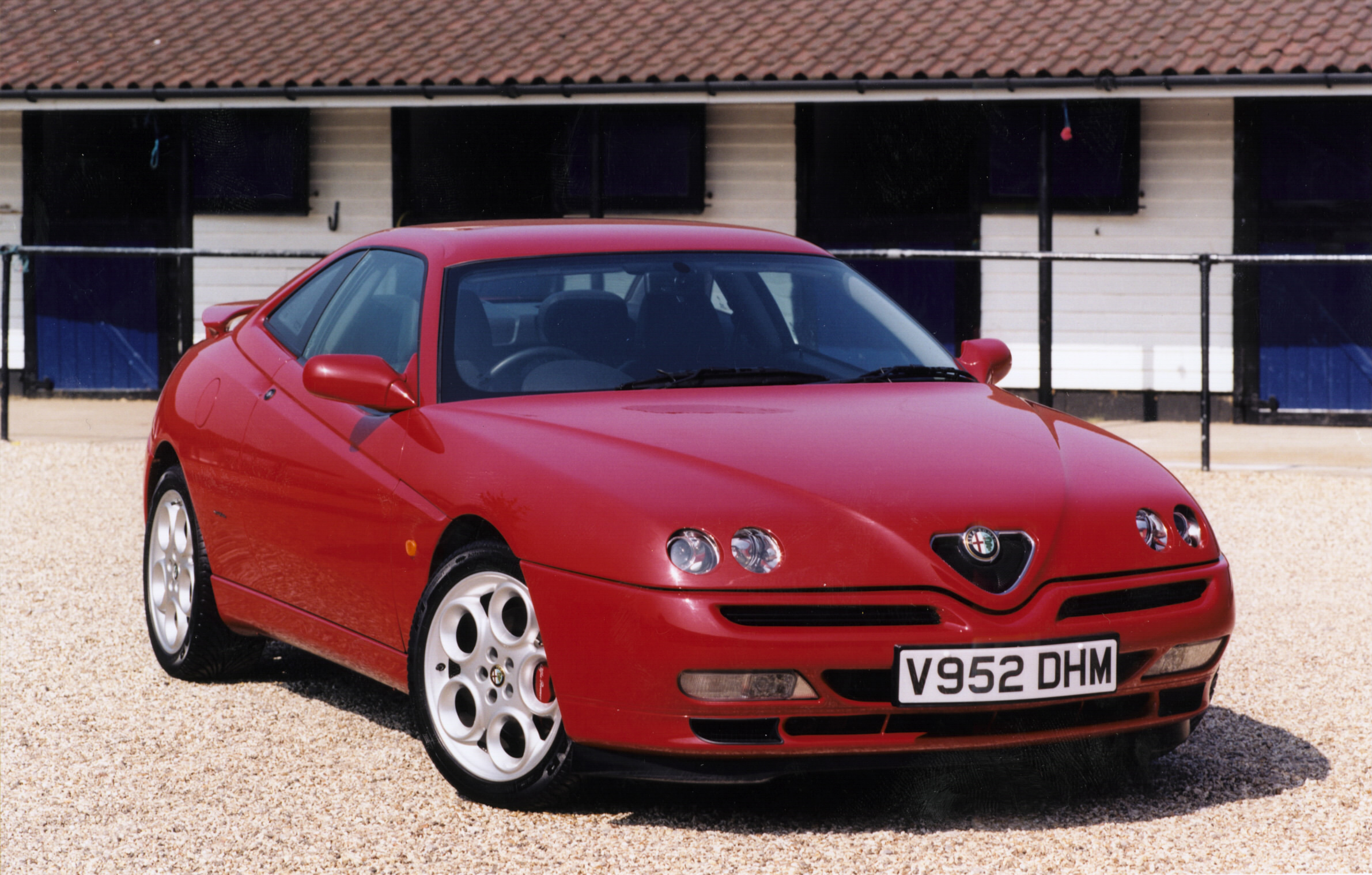 Alfa Romeo GTV (916)
