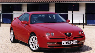 Alfa Romeo GTV (916)