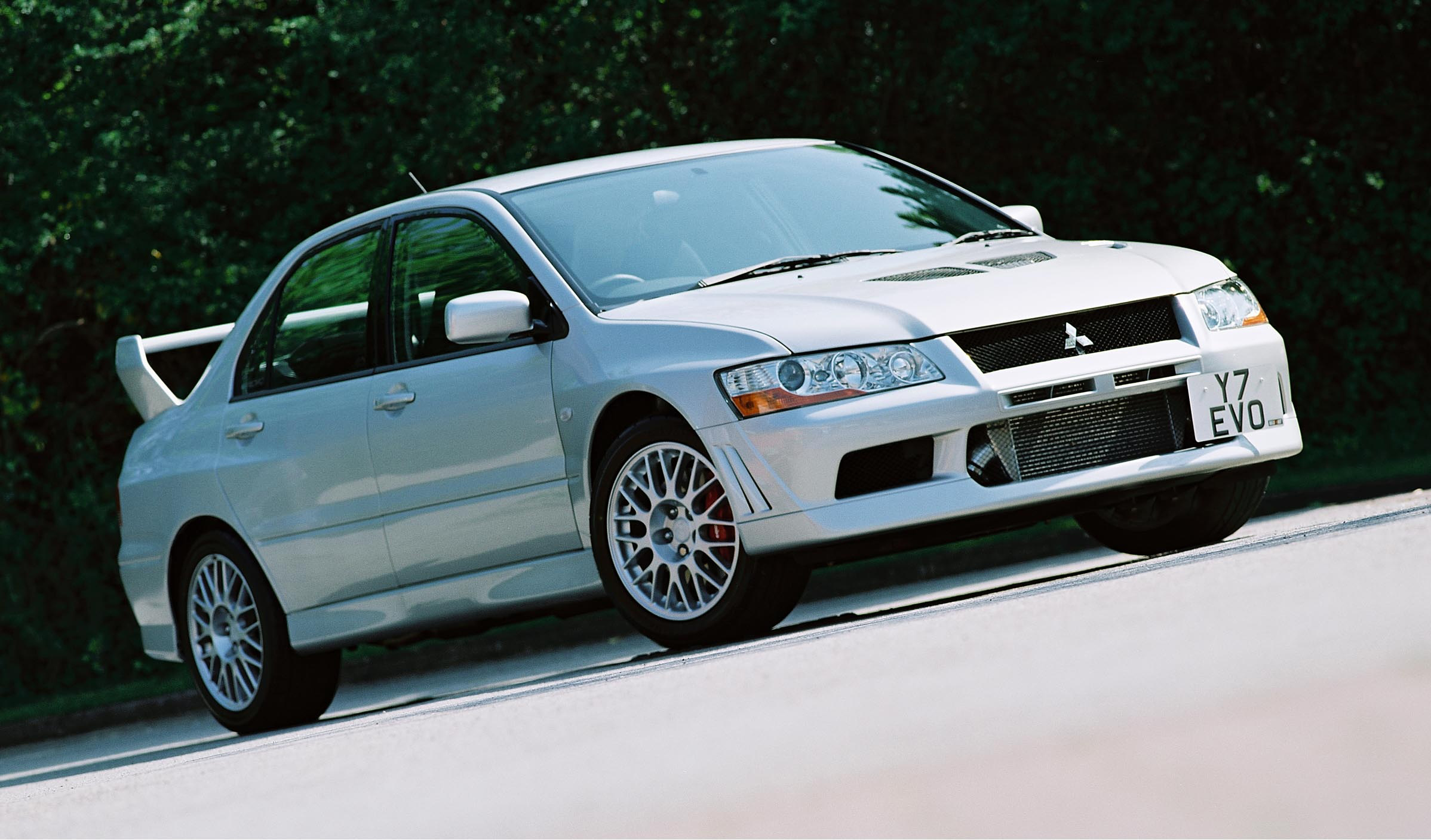 Mitsubishi Lancer Evolution VII - silver