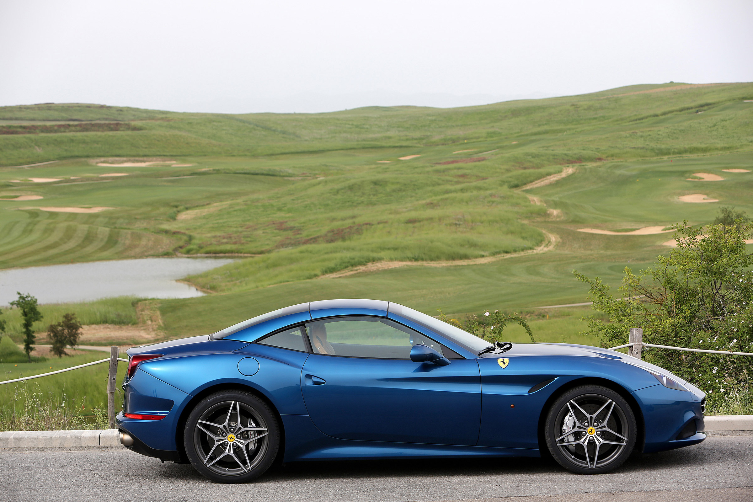 Ferrari California T - profile