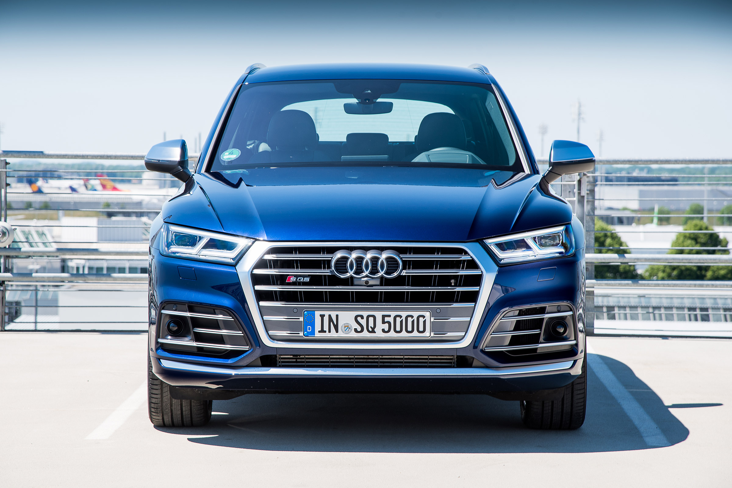 Audi SQ5 TFSI - front