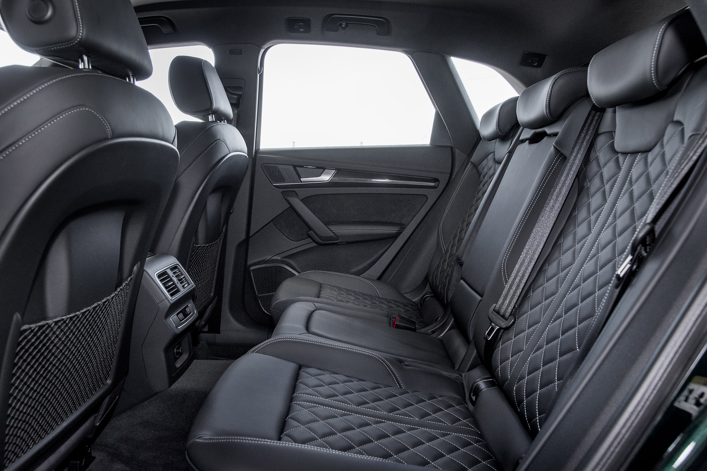 Audi SQ5 TFSI - rear seats