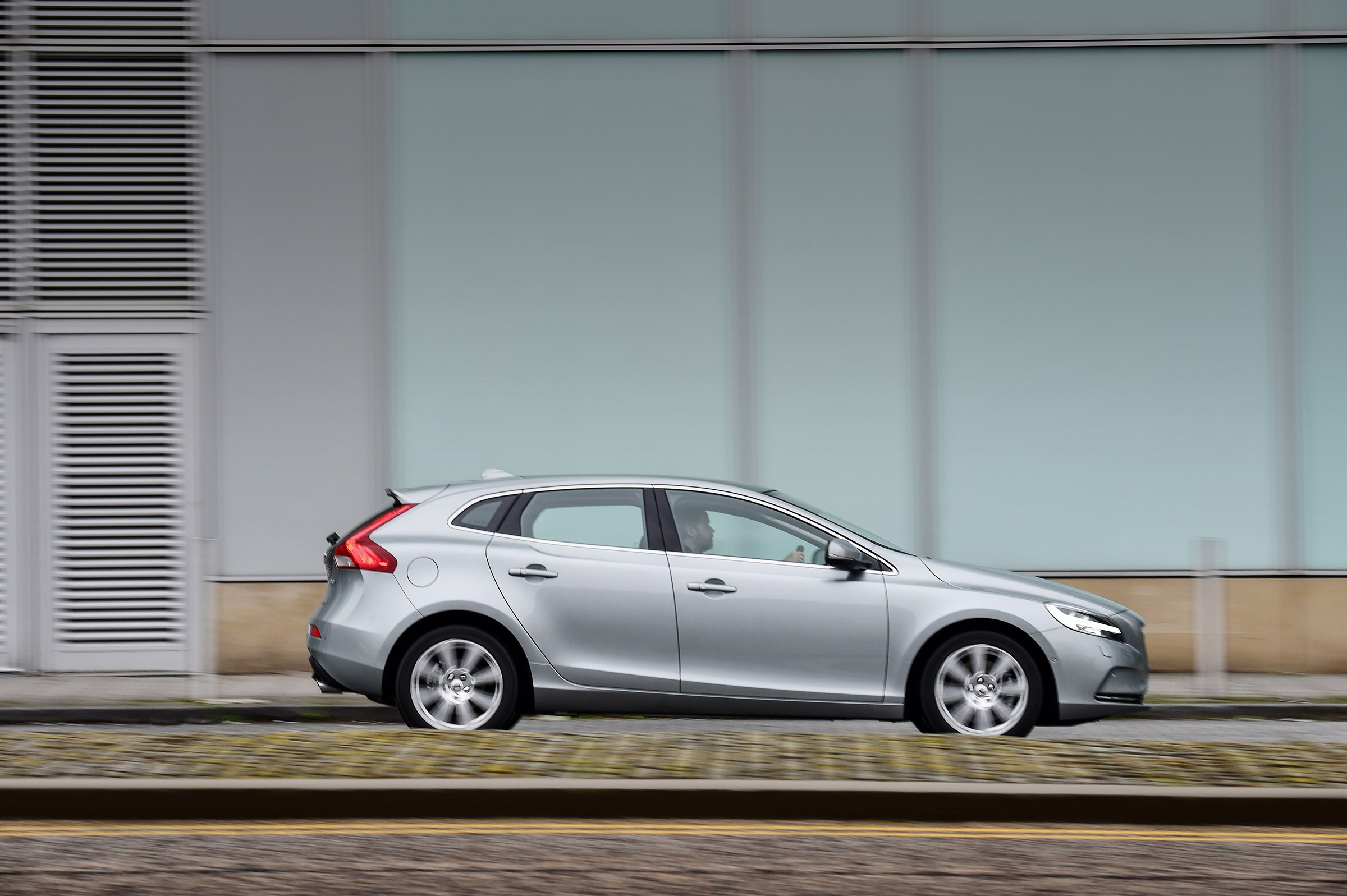 Volvo V40 2016 facelift - Inscription profile