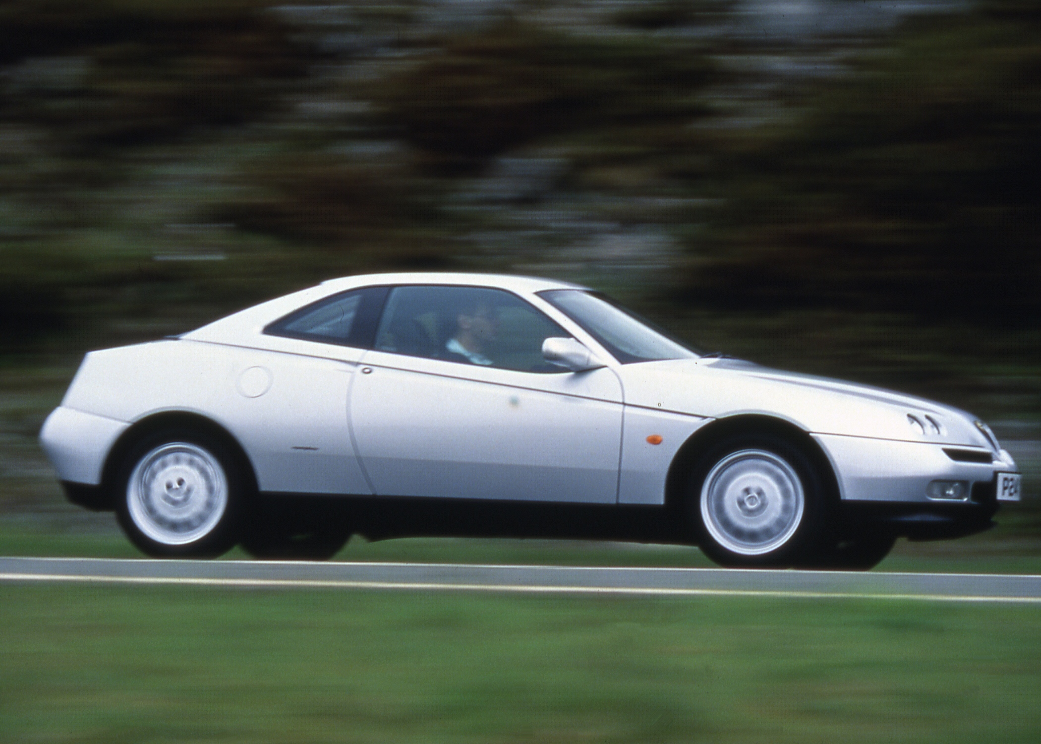 Alfa Romeo GTV (916)