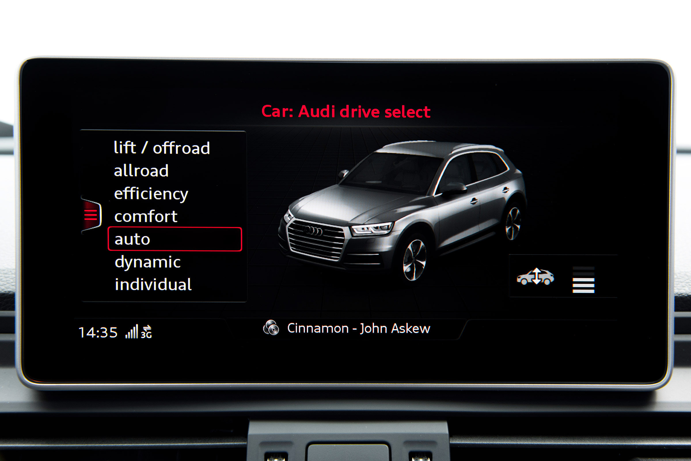 Audi SQ5 TFSI - infotainment