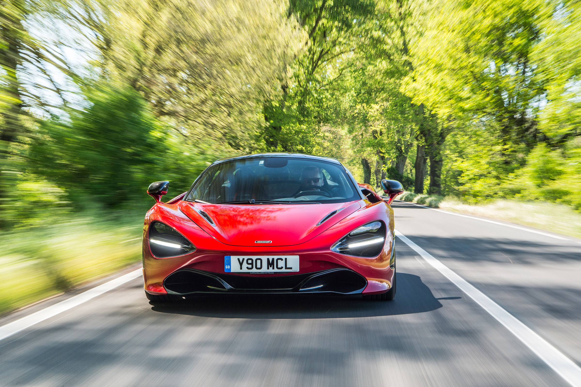 McLaren 720S - front tracking