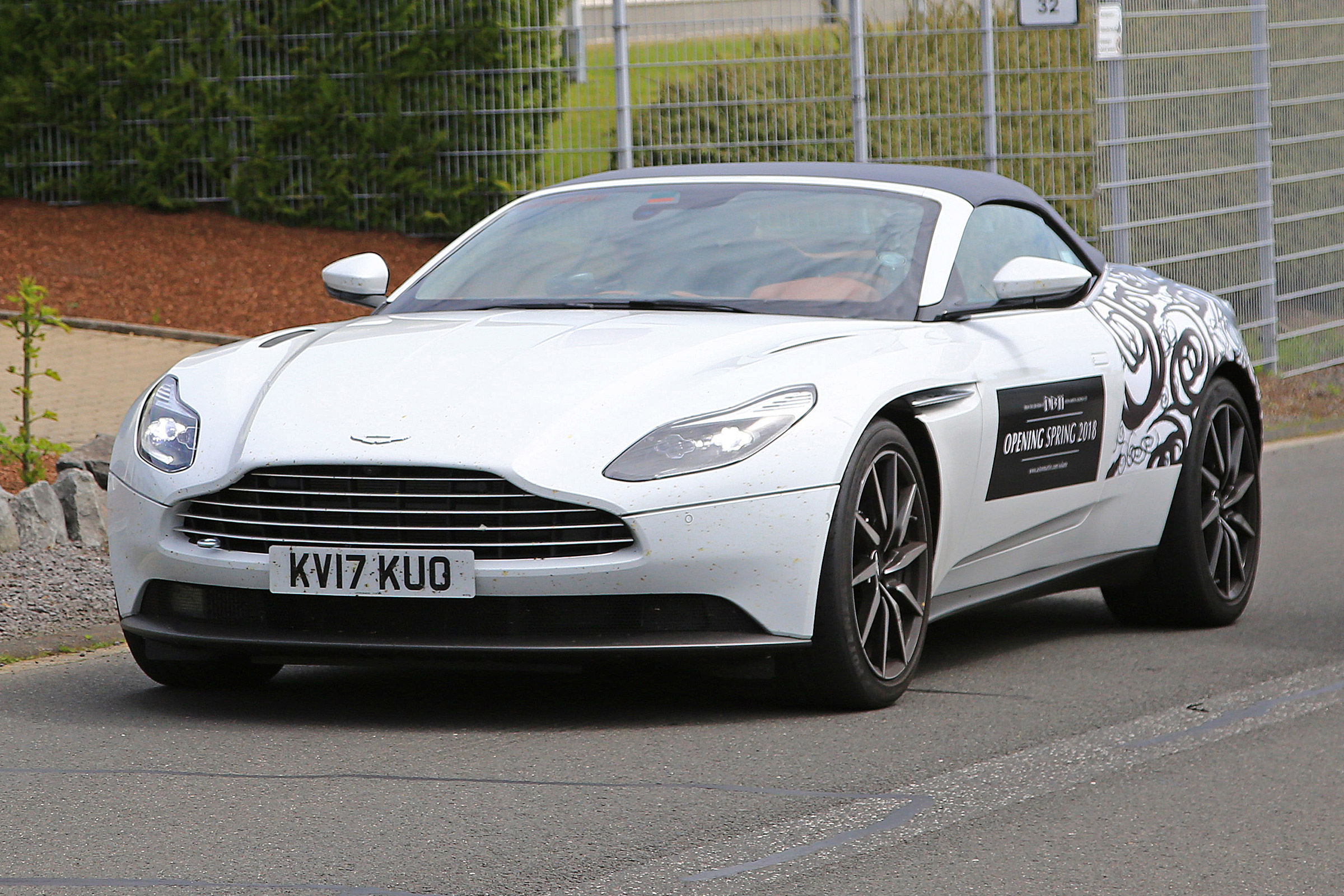 SPY - Aston Martin DB11 Volante 5