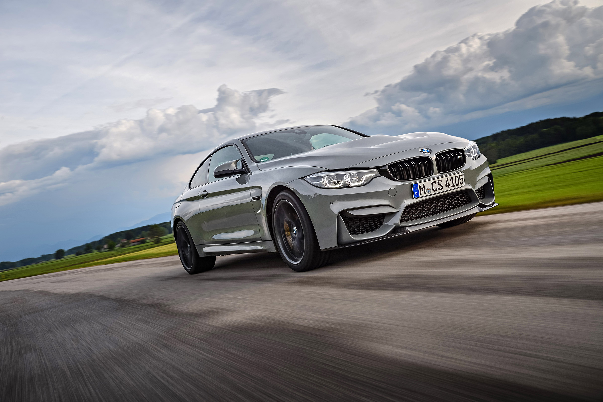 BMW M4 CS - front tracking