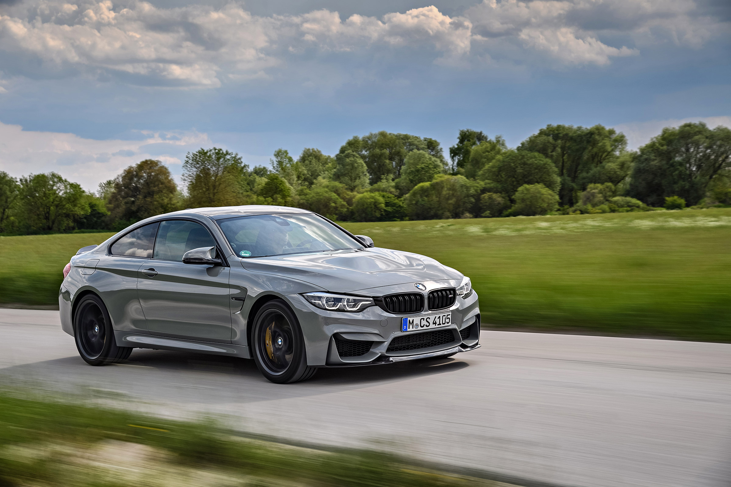 BMW M4 CS - front tracking