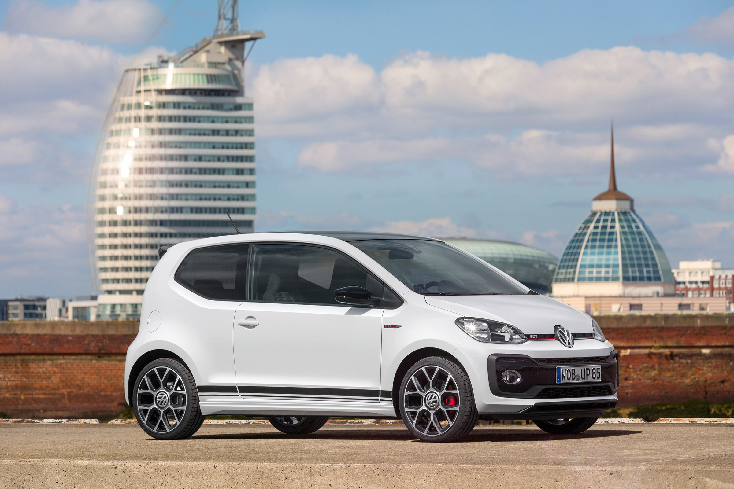 Volkswagen Up GTI - front 3