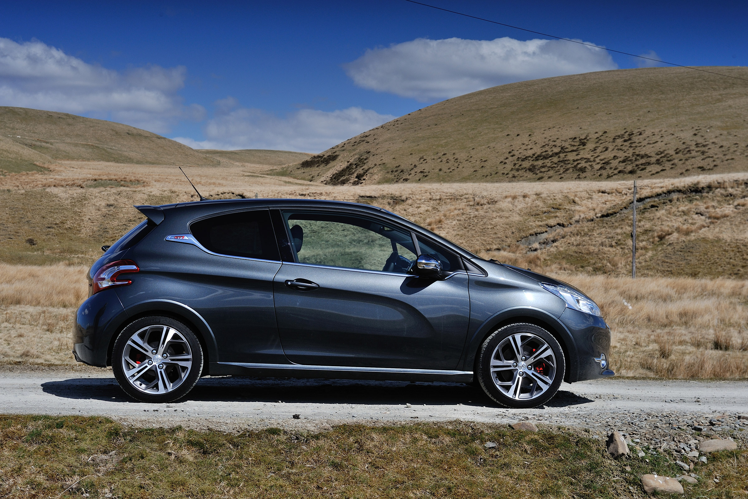 Hot hatch test - peugeot