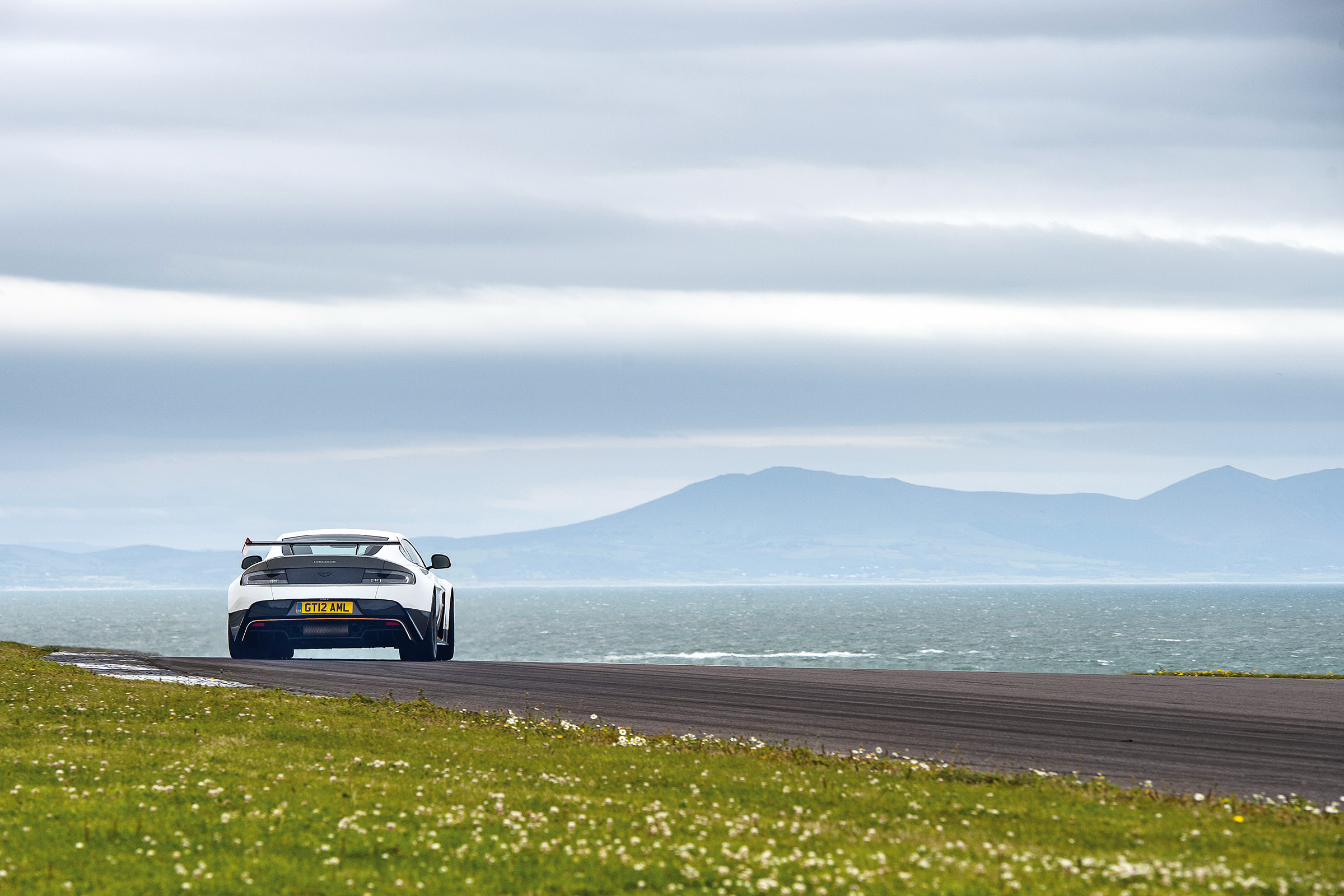 Aston Martin GT12 - track rear