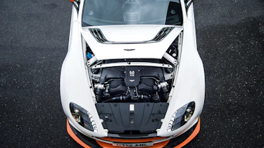 Aston Martin GT12 - bonnet